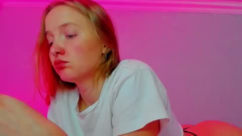 Mila online show from 09-13-25, 11:43