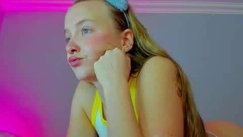 Mila online show from 09-24-25, 08:50