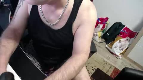 Snapshot of sille1234 chatting on 03-31-26, 04:02 Silvio online show from 03-31-26, 04:02