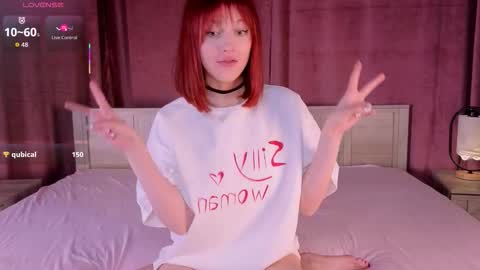 Snapshot of silly___woman chatting on 11-30-25, 08:24 silly___woman online show from 11-30-25, 08:24