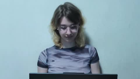 Snapshot of silvadevil chatting on 05-11-26, 04:59 Kate online show from 05-11-26, 04:59