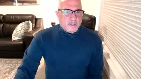 Snapshot of silveroli187 chatting on 02-11-25, 02:24 silveroli187 online show from 02-11-25, 02:24