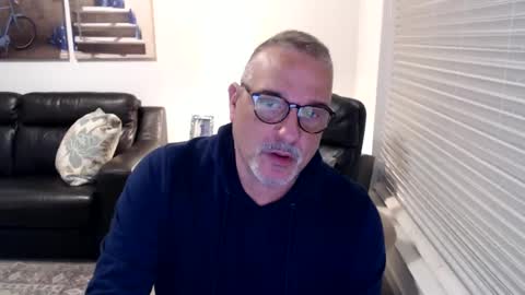 Snapshot of silveroli187 chatting on 02-27-25, 02:43 silveroli187 online show from 02-27-25, 02:43