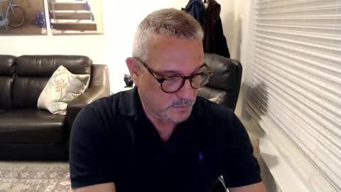 Snapshot of silveroli187 chatting on 09-17-25, 01:46 silveroli187 online show from 09-17-25, 01:46