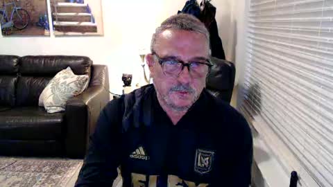 Snapshot of silveroli187 chatting on 10-09-25, 03:32 silveroli187 online show from 10-09-25, 03:32