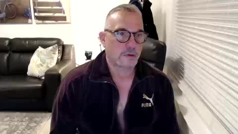 Snapshot of silveroli187 chatting on 10-14-25, 01:12 silveroli187 online show from 10-14-25, 01:12