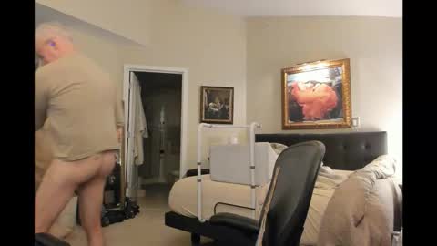 SilverW329 online show from 12-17-25, 04:18