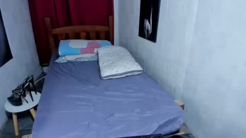 Snapshot of silviahotline911 chatting on 02-15-25, 04:45 Path online show from 02-15-25, 04:45