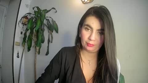 Snapshot of silviecollins chatting on 03-03-25, 10:42 Silvie online show from 03-03-25, 10:42