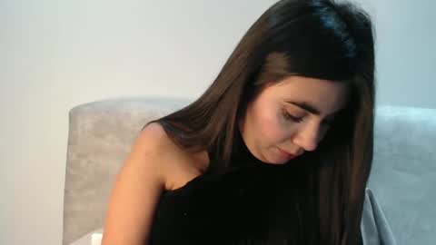 Snapshot of silviecollins chatting on 10-01-25, 01:22 Silvie online show from 10-01-25, 01:22