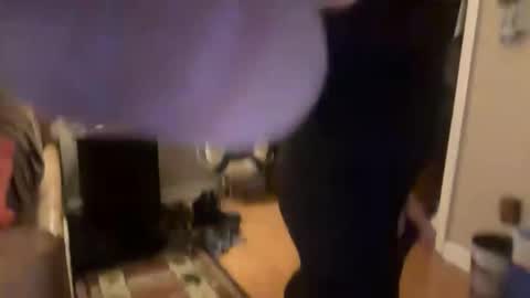 Snapshot of simoj15 chatting on 11-25-25, 05:57 simoj15 online show from 11-25-25, 05:57