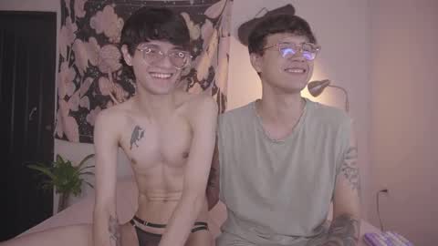 Snapshot of simon_bane01 chatting on 09-20-25, 05:41 Little Sunshine online show from 09-20-25, 05:41