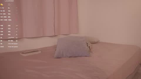 Snapshot of simon_bane01 chatting on 01-06-26, 10:23 Little Sunshine online show from 01-06-26, 10:23