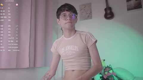 Snapshot of simon_bane01 chatting on 02-05-26, 05:06 Little Sunshine online show from 02-05-26, 05:06