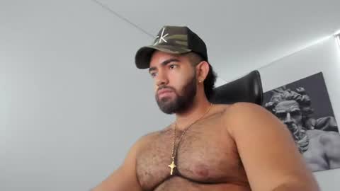 Snapshot of simon_leon01 chatting on 07-11-26, 03:04 simon_leon01 online show from 07-11-26, 03:04