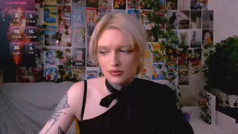 Simona online show from 10-26-25, 11:42