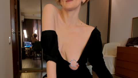 Simona  online show from 04-01-26, 01:12