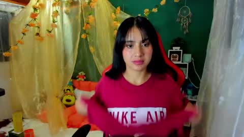 Simon Simpson          Modelo Independiente online show from 12-20-24, 06:40