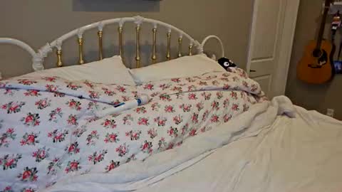 simonesighren online show from 04-12-26, 04:17