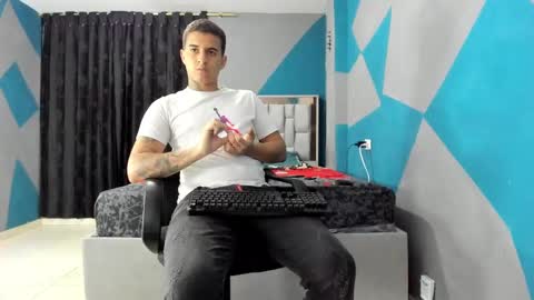 Snapshot of simonkeler chatting on 12-06-24, 04:58 SIMON KELER online show from 12-06-24, 04:58