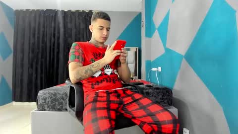 Snapshot of simonkeler chatting on 12-08-24, 11:08 SIMON KELER online show from 12-08-24, 11:08