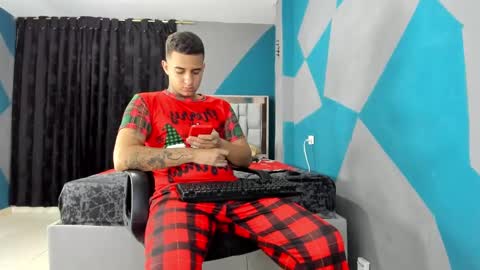 Snapshot of simonkeler chatting on 12-09-24, 05:18 SIMON KELER online show from 12-09-24, 05:18