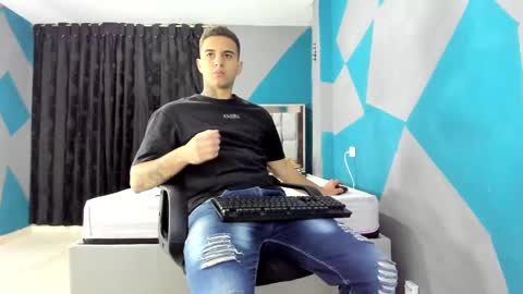 Snapshot of simonkeler chatting on 12-11-24, 03:02 SIMON KELER online show from 12-11-24, 03:02