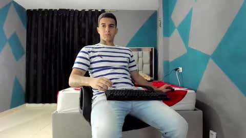 Snapshot of simonkeler chatting on 01-03-25, 03:05 SIMON KELER online show from 01-03-25, 03:05