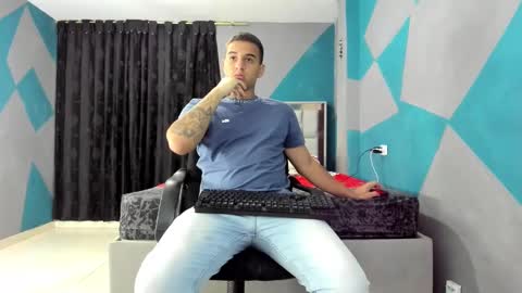 Snapshot of simonkeler chatting on 02-10-25, 03:57 SIMON KELER online show from 02-10-25, 03:57