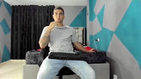 Snapshot of simonkeler chatting on 02-20-25, 03:34 SIMON KELER online show from 02-20-25, 03:34