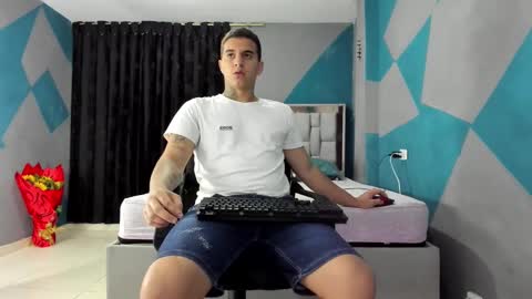 Snapshot of simonkeler chatting on 02-28-25, 03:48 SIMON KELER online show from 02-28-25, 03:48