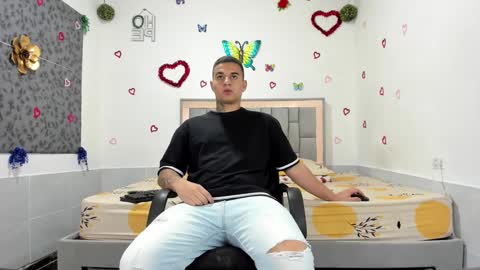 Snapshot of simonkeler chatting on 09-12-25, 09:48 SIMON KELER online show from 09-12-25, 09:48