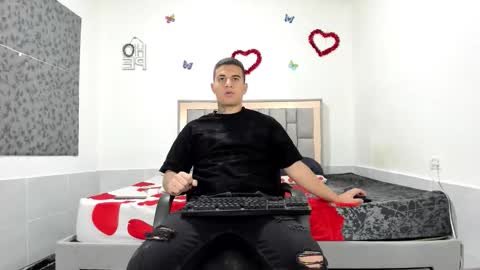 Snapshot of simonkeler chatting on 09-29-25, 03:00 SIMON KELER online show from 09-29-25, 03:00