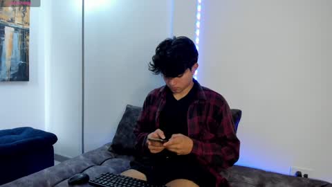  Simon  online show from 02-01-25, 01:09