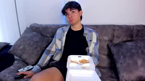  Simon  online show from 02-12-25, 02:43