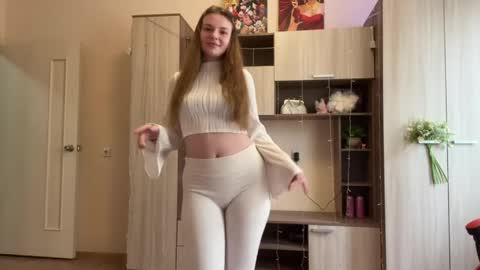 Snapshot of simonnevanderhyde chatting on 05-14-26, 02:13 Eliona online show from 05-14-26, 02:13