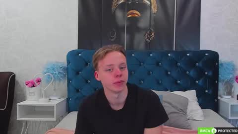 Snapshot of simonwarner chatting on 02-03-26, 03:37 Simon online show from 02-03-26, 03:37