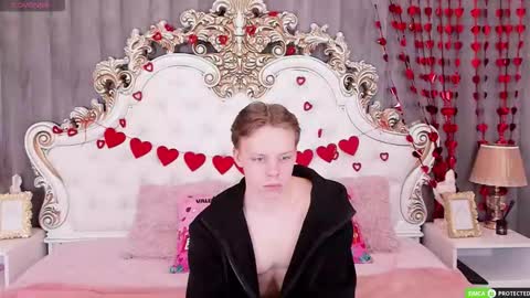 Snapshot of simonwarner chatting on 02-19-26, 09:05 Simon online show from 02-19-26, 09:05