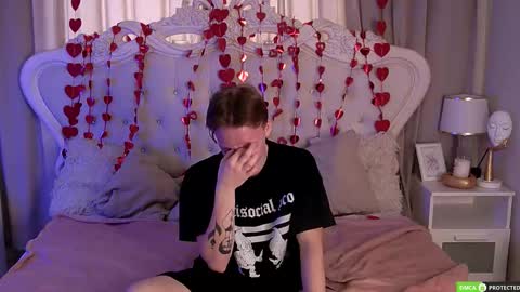 Snapshot of simonwarner chatting on 02-25-26, 08:35 Simon online show from 02-25-26, 08:35