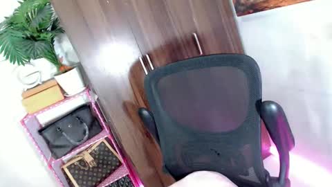 Snapshot of simplepinayx chatting on 04-22-26, 05:43 call me nath online show from 04-22-26, 05:43
