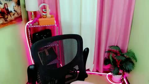 Snapshot of simplepinayx chatting on 05-04-26, 05:58 call me nath online show from 05-04-26, 05:58