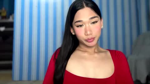 Snapshot of simplysultrykylie chatting on 05-26-26, 10:17 Kylie online show from 05-26-26, 10:17