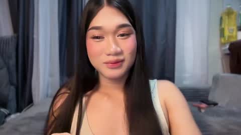 Snapshot of simplysultrykylie chatting on 06-20-26, 01:03 Kylie online show from 06-20-26, 01:03