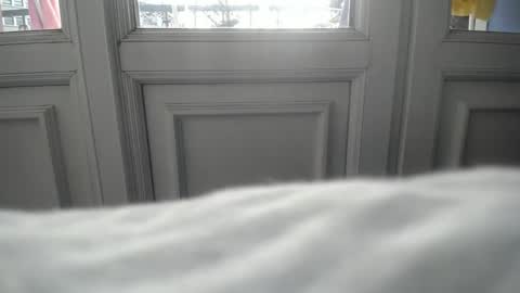 Sofi wed. - sat. 11am - 11 pm and Santi with Sofi sun.. - tue. 11 am - 5 pm  europe online show from 12-11-24, 03:15