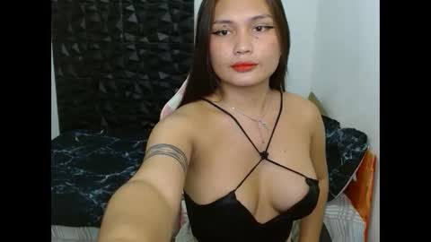 Snapshot of sinampot chatting on 12-21-24, 01:58 hi im thalia nice to meet you please give me thumbs up 3 online show from 12-21-24, 01:58