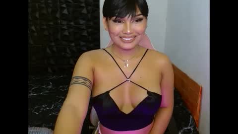 Snapshot of sinampot chatting on 02-01-25, 01:44 hi im thalia nice to meet you please give me thumbs up 3 online show from 02-01-25, 01:44