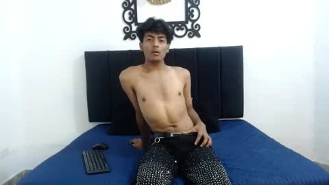 Snapshot of sinboy_ chatting on 04-24-26, 11:23 online show from 04-24-26, 11:23