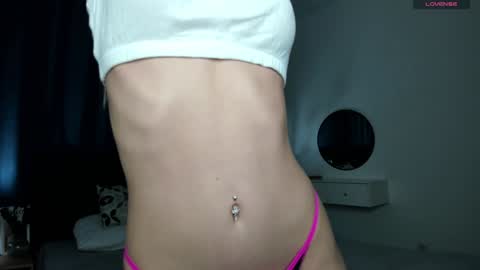 Snapshot of sincere_shyness chatting on 12-06-24, 01:11 Naomi online show from 12-06-24, 01:11