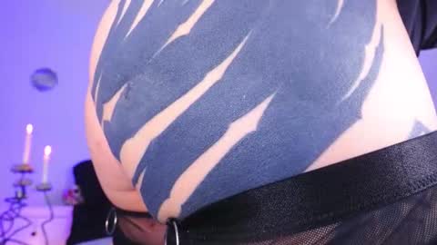 Snapshot of sindeleros chatting on 10-27-25, 01:59 Ms. Sindel online show from 10-27-25, 01:59
