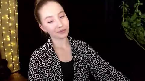 Sindi online show from 10-29-25, 12:29